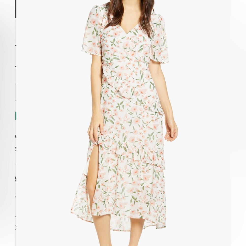Never worn All in Favor Floral V-Neck tiered ruffle Midi Dress size L